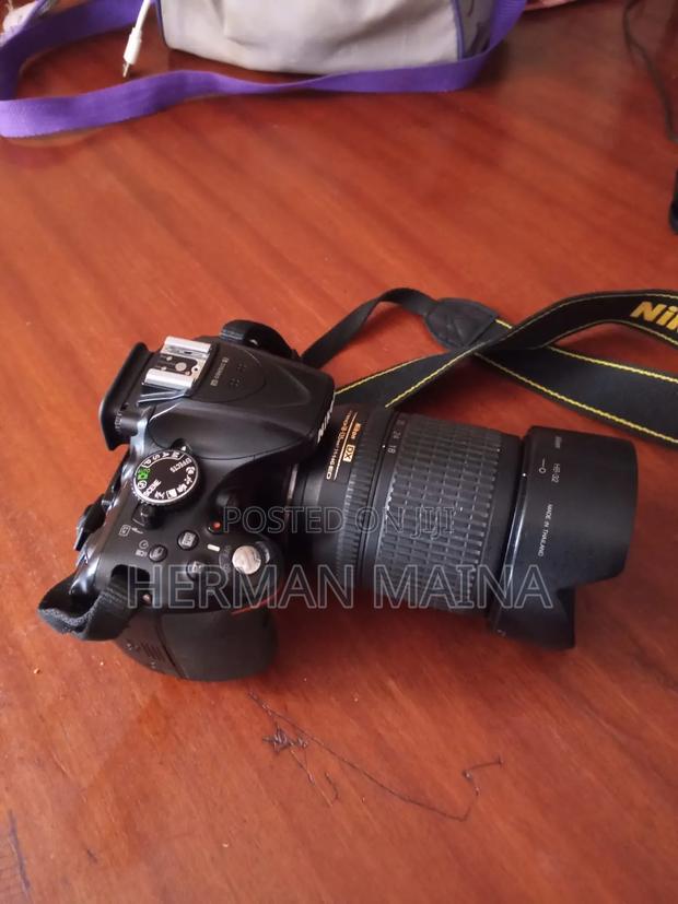 Nikon D5200 - main view