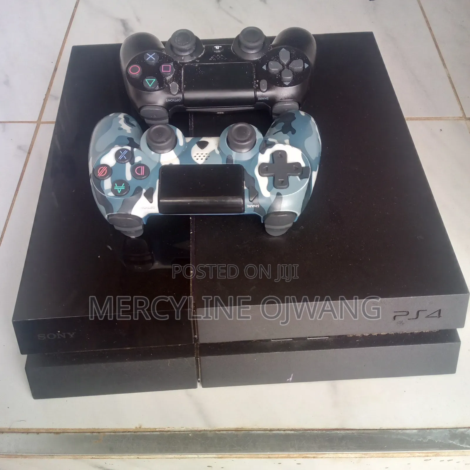 Sony PS4 Standard+2 Controllers