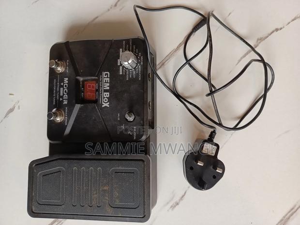 Guitar Multi-Effect Pedal - main view