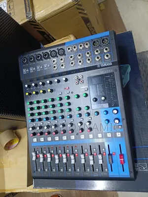 Yamaha Mg 12 Ux Plain Mixer