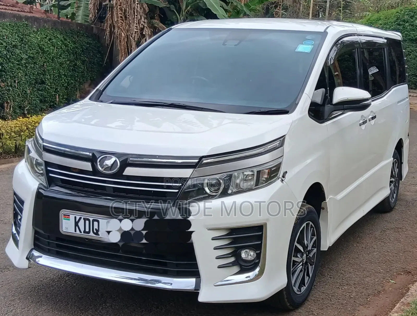 Toyota Voxy 2017 White