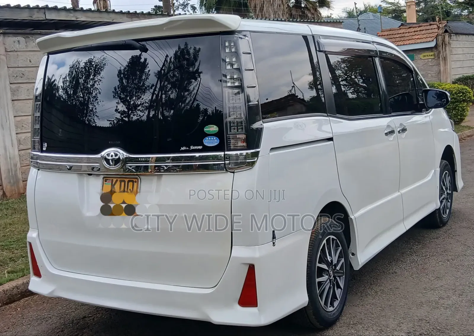 Toyota Voxy 2017 White