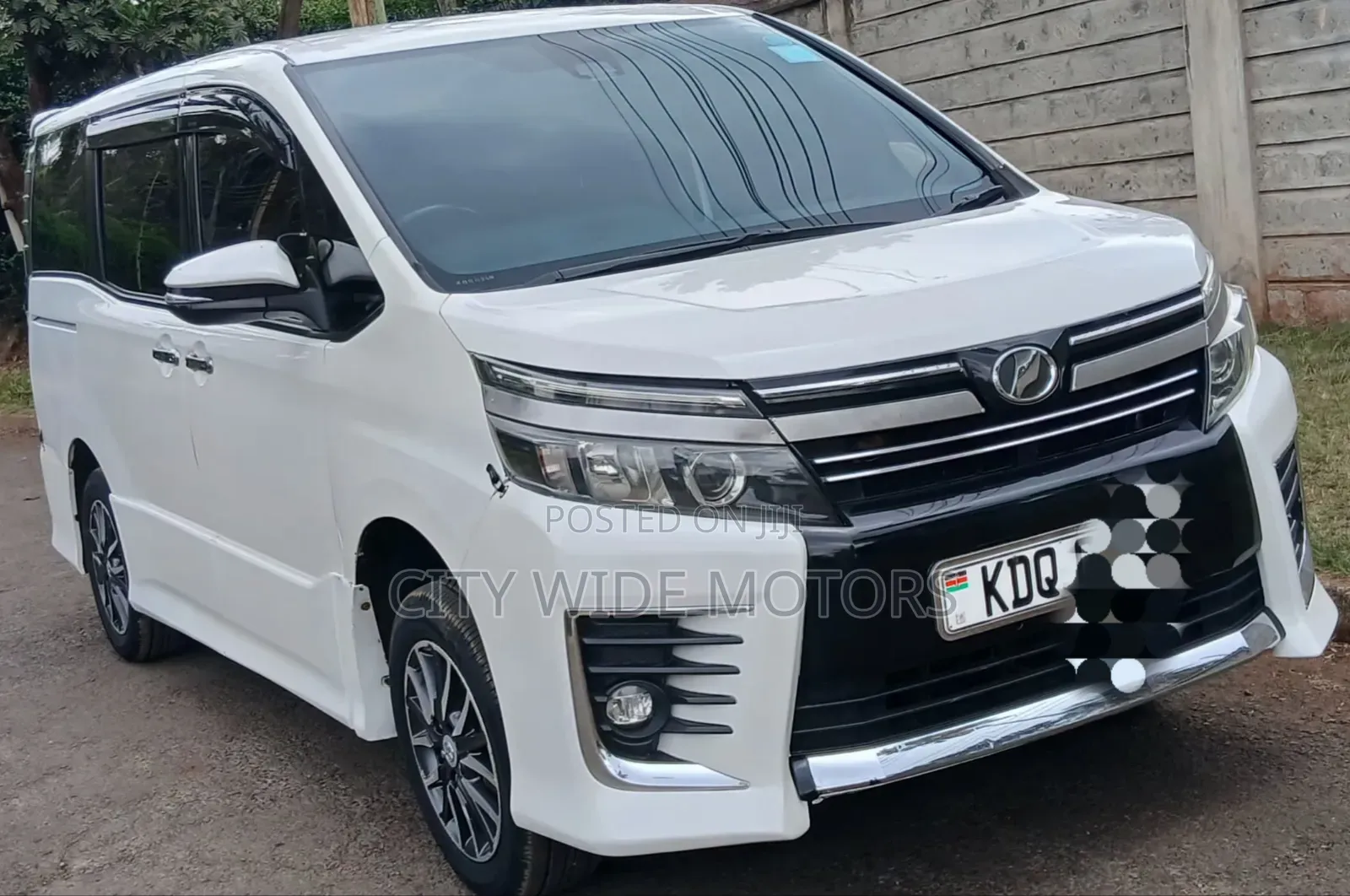 Toyota Voxy 2017 White