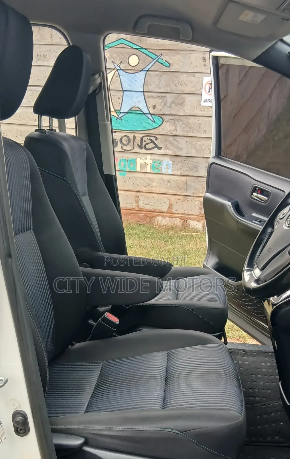 Toyota Voxy 2017 White