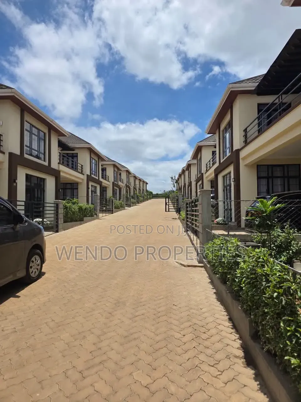 4bdrm Townhouse / Terrace in Kibiku for rent