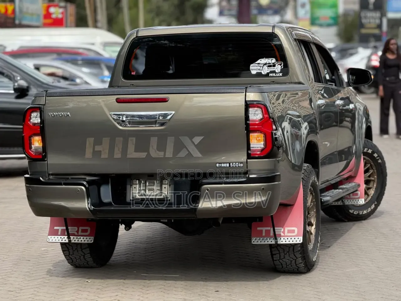 Toyota Hilux 2023 Gold