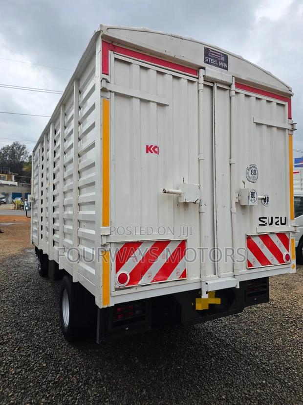 Isuzu NMR 20222 - thumbnail 3