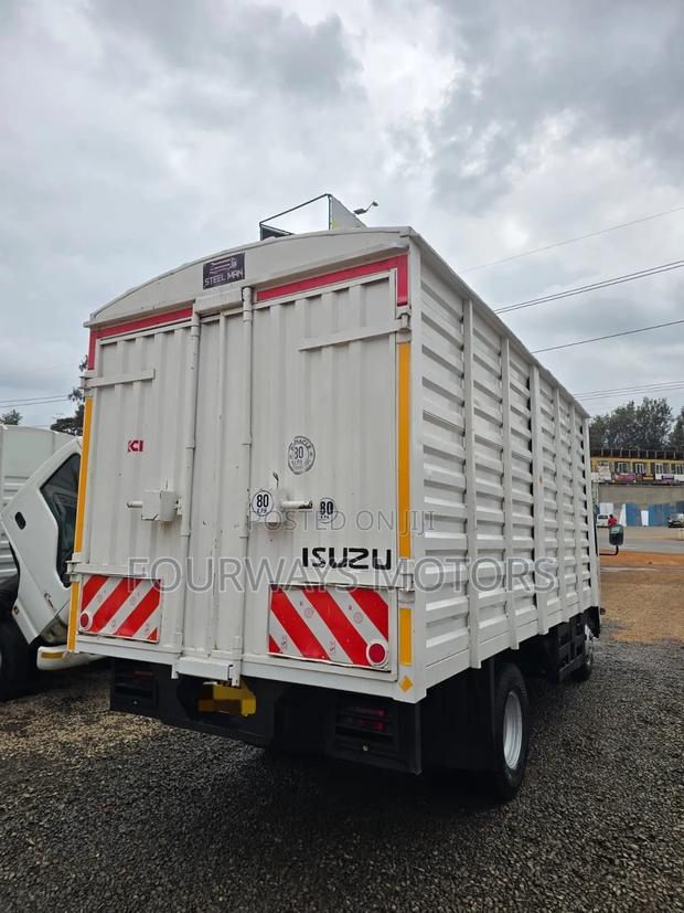 Isuzu NMR 20222 - thumbnail 4