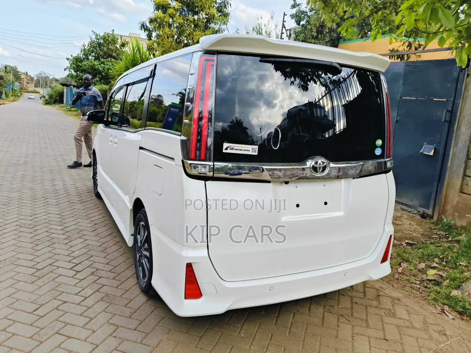 Toyota Noah 2.0 FWD (8 Seater) 2019 Pearl