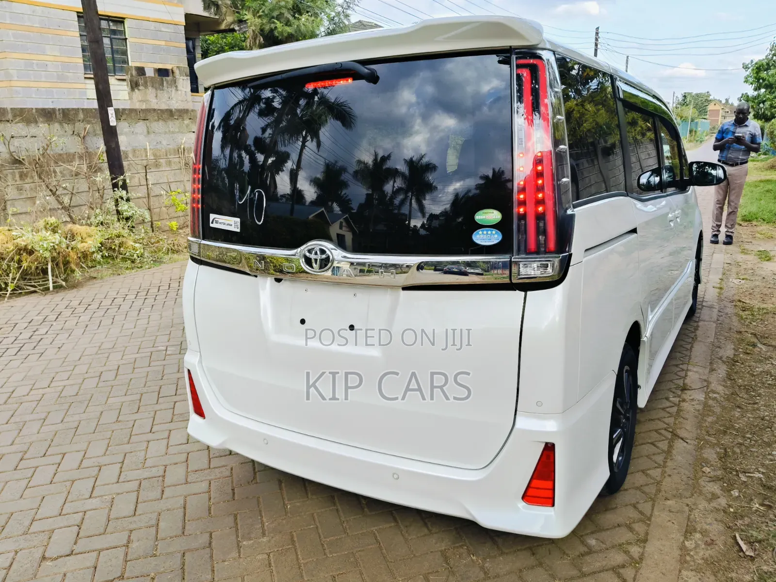 Toyota Noah 2.0 FWD (8 Seater) 2019 Pearl