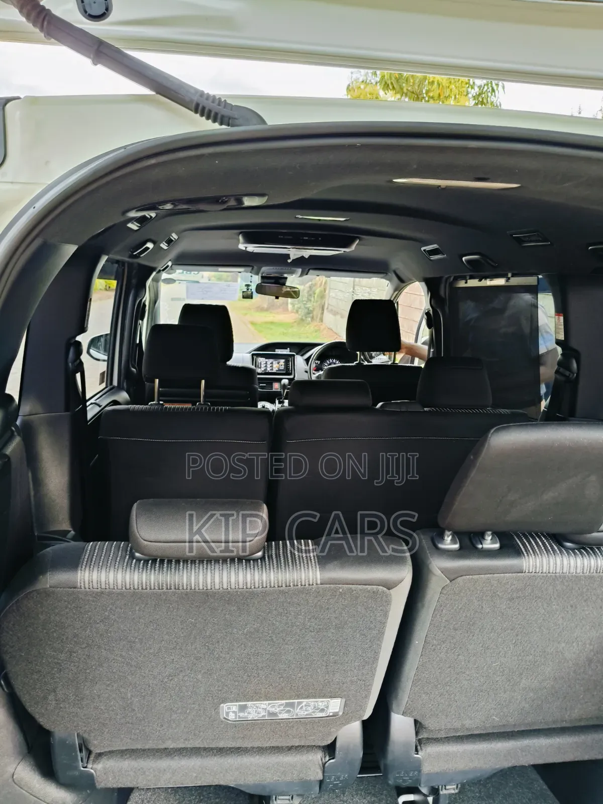 Toyota Noah 2.0 FWD (8 Seater) 2019 Pearl