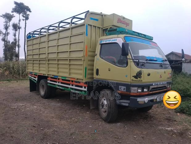 Mitsubishi Canter - main view