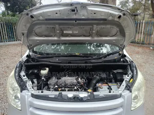 Toyota Noah 2.0 143hp FWD (7 Seater) 2008 Silver