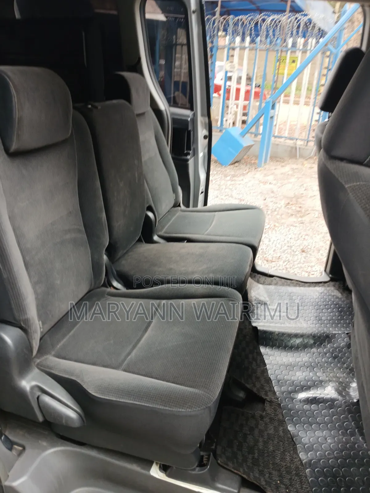 Toyota Noah 2.0 143hp FWD (7 Seater) 2008 Silver