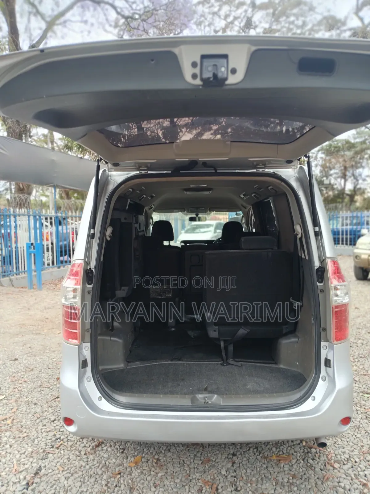 Toyota Noah 2.0 143hp FWD (7 Seater) 2008 Silver