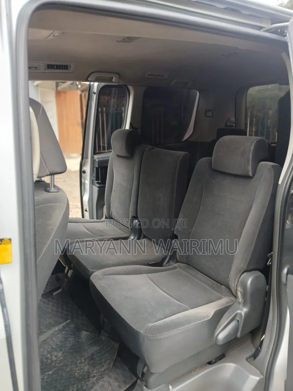 Toyota Noah 2.0 143hp FWD (7 Seater) 2008 Silver