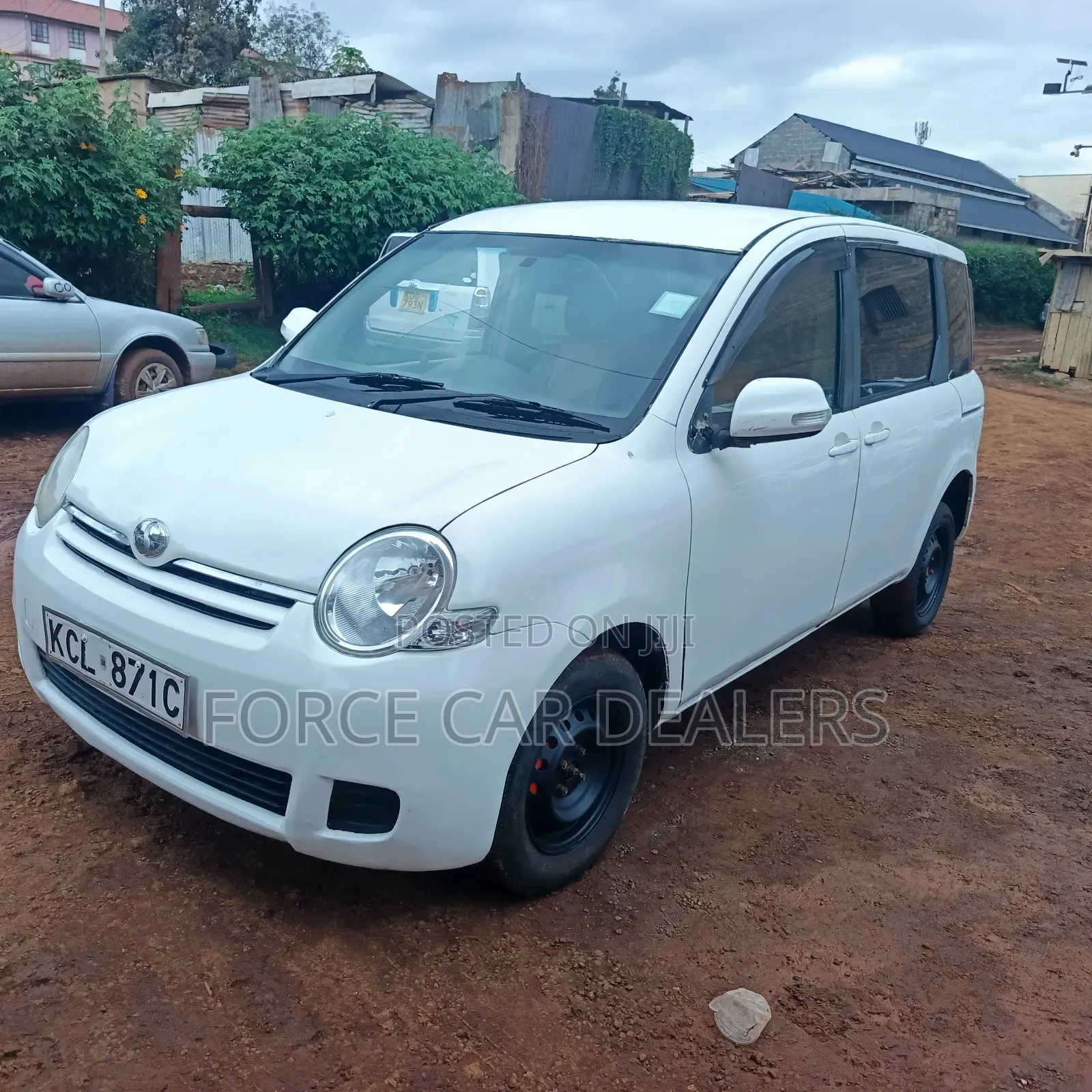 Toyota Sienta 2010 White