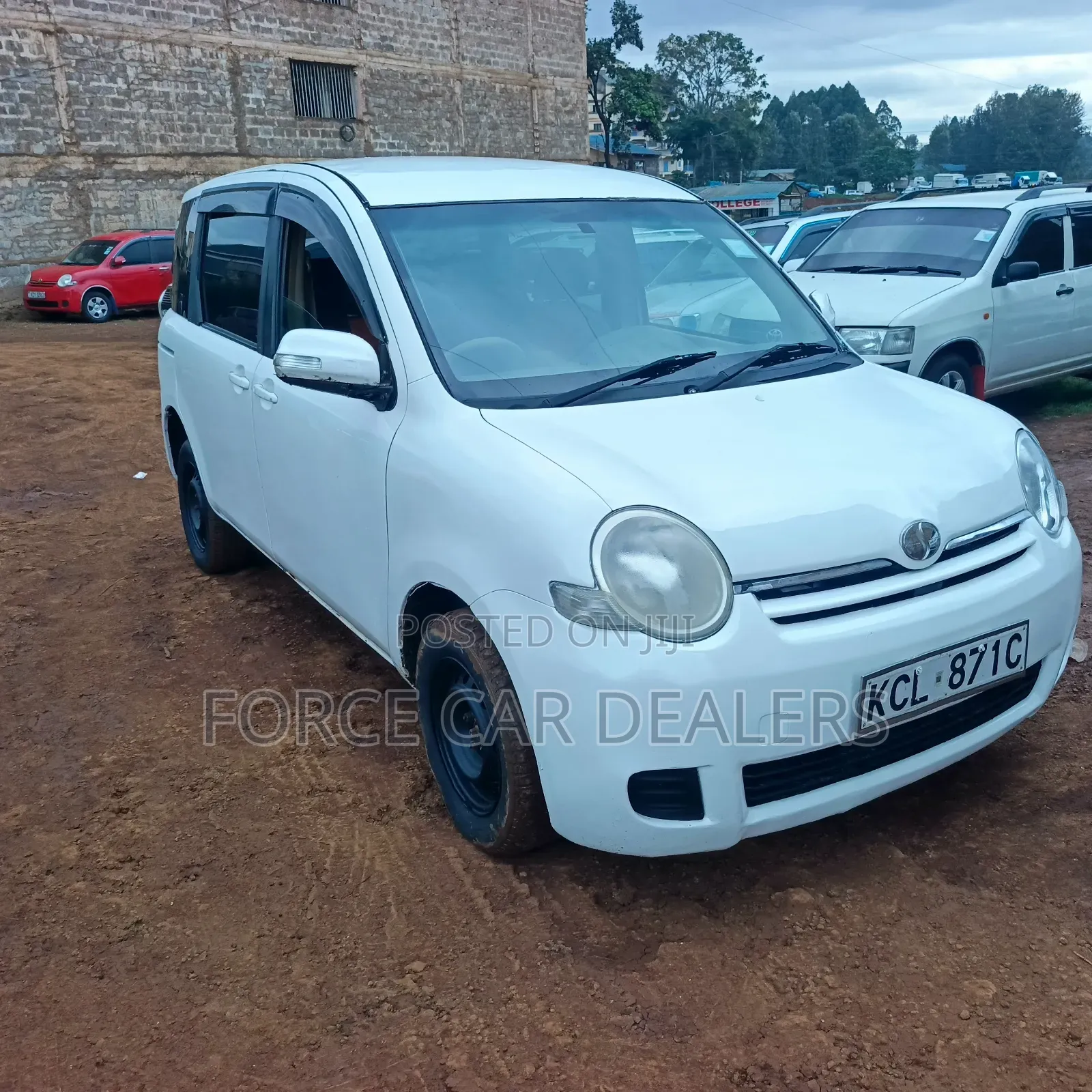 Toyota Sienta 2010 White