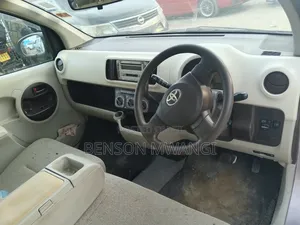 Toyota Passo 2011 Pink