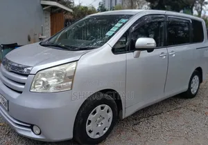 Toyota Noah 2008 Silver