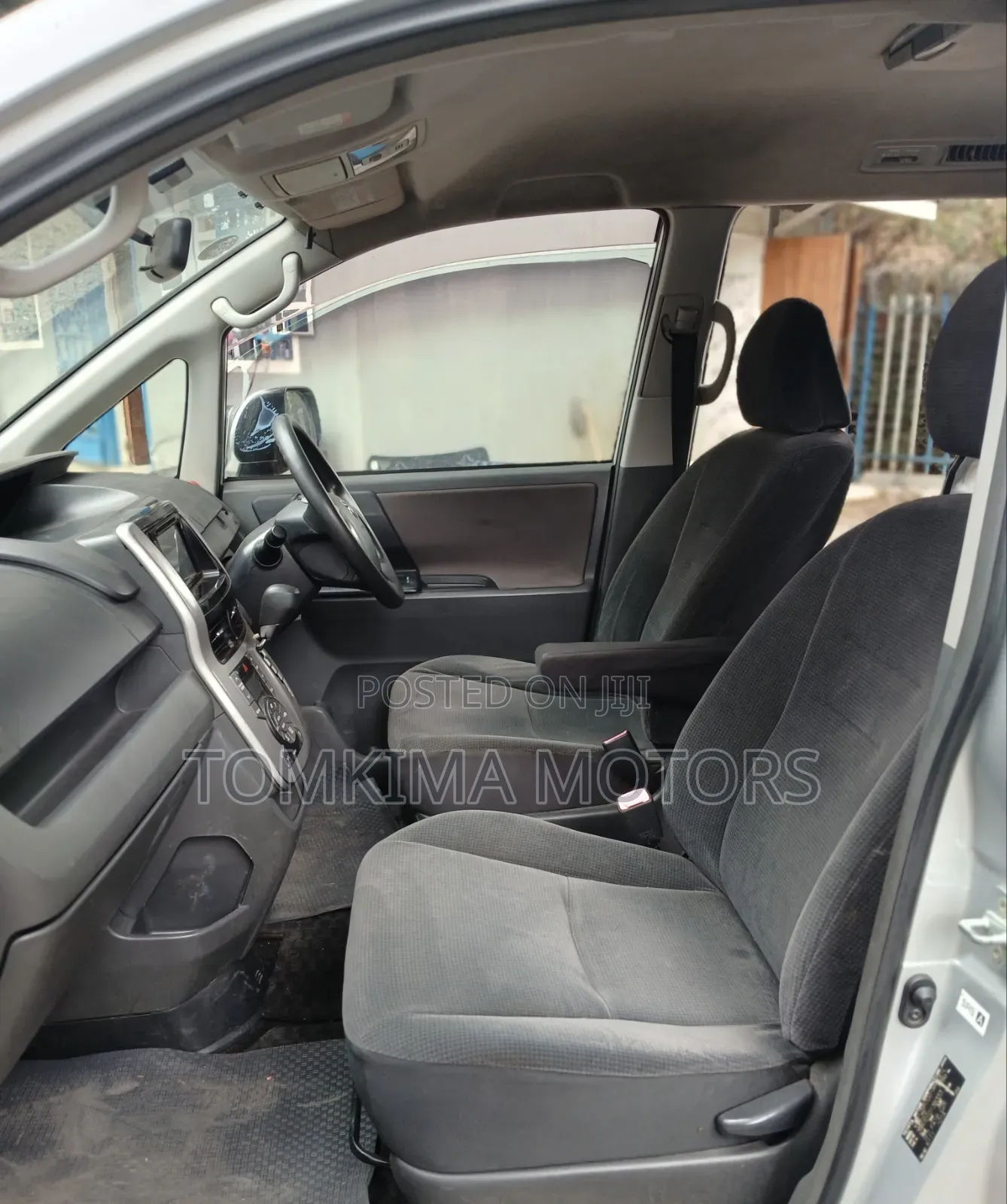 Toyota Noah 2010 Silver