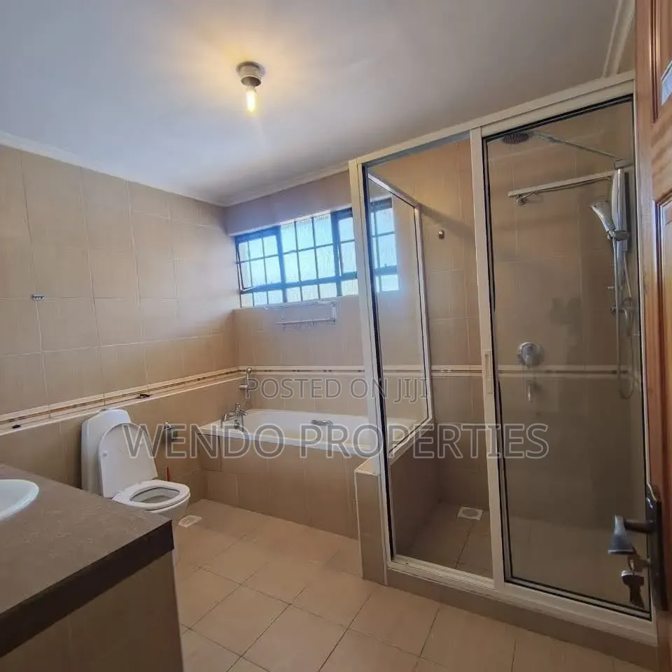 4bdrm Townhouse / Terrace in Maziwa for rent