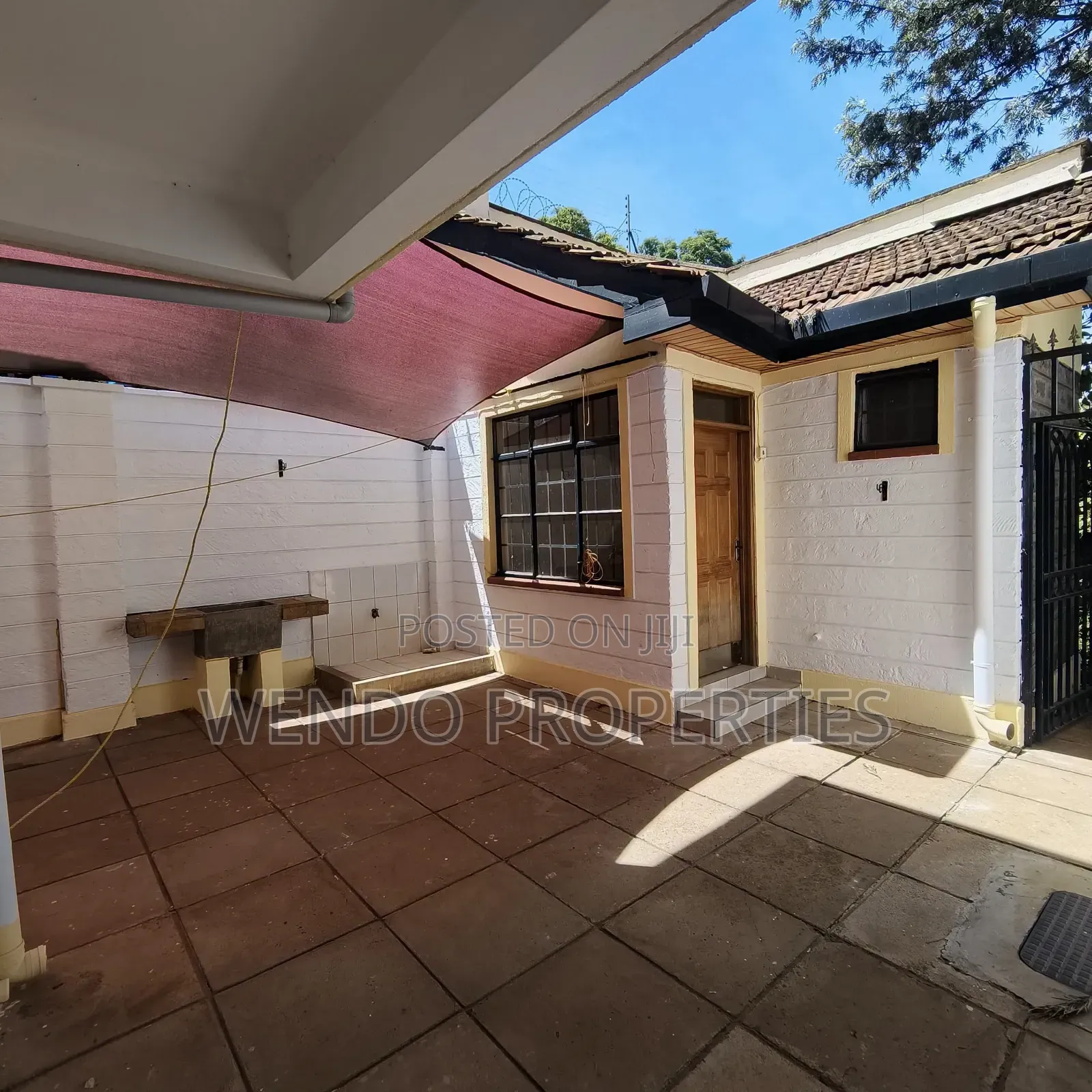 4bdrm Townhouse / Terrace in Maziwa for rent