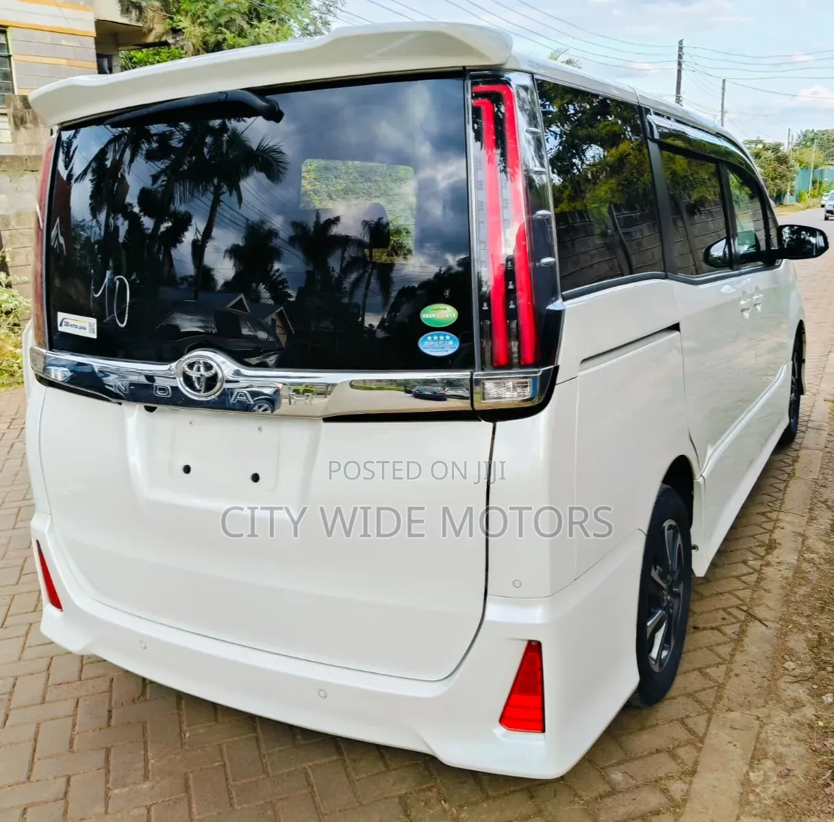 Toyota Noah 2.0 AWD (8 Seater) 2020 Pearl