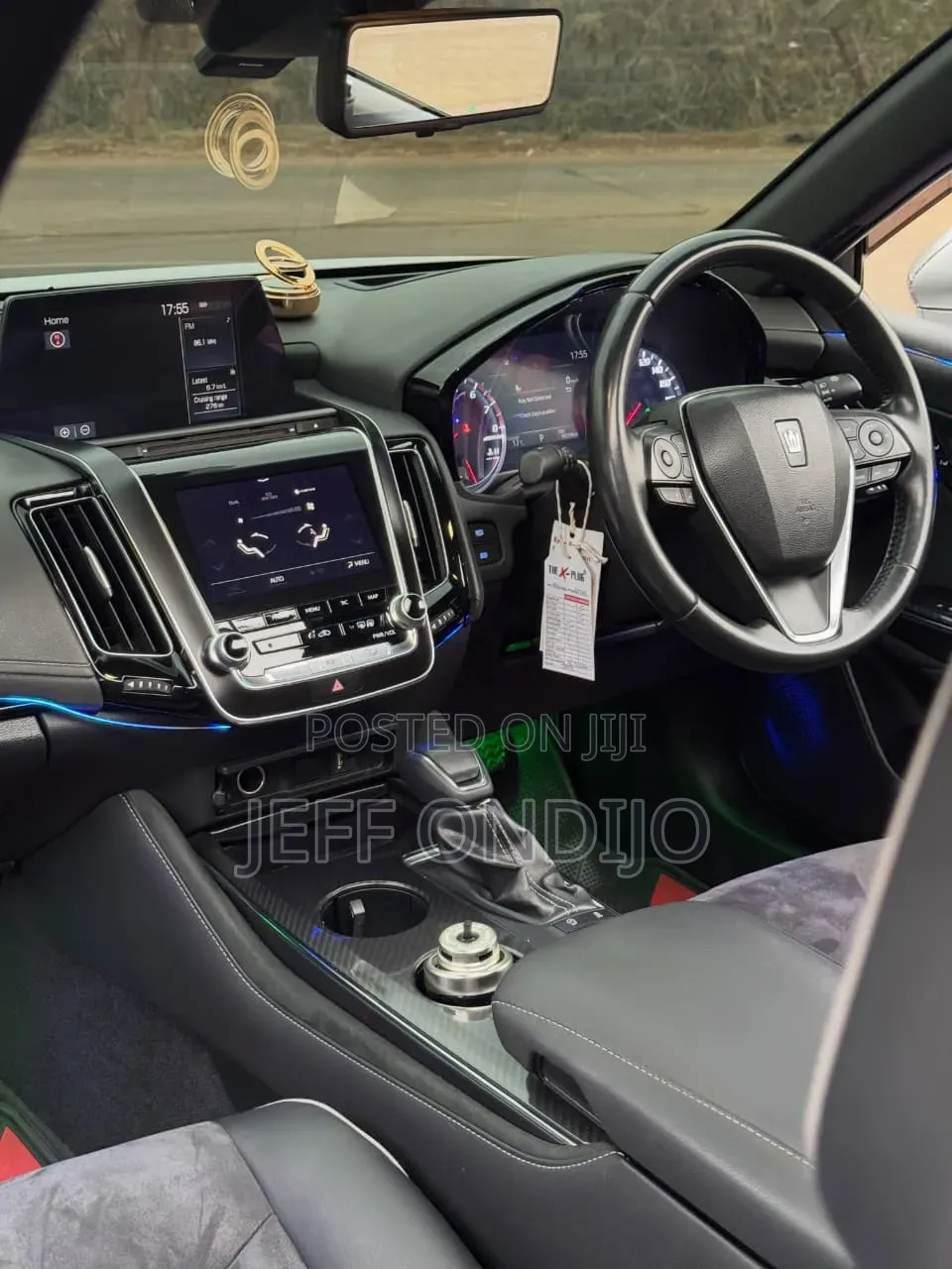 Toyota Crown 2019 Silver
