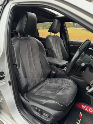 Toyota Crown 2019 Silver