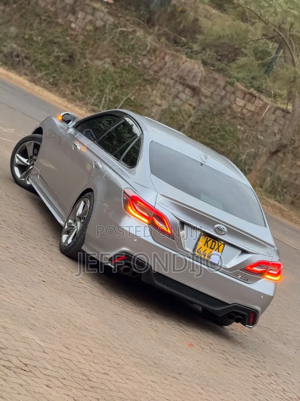 Toyota Crown 2019 Silver