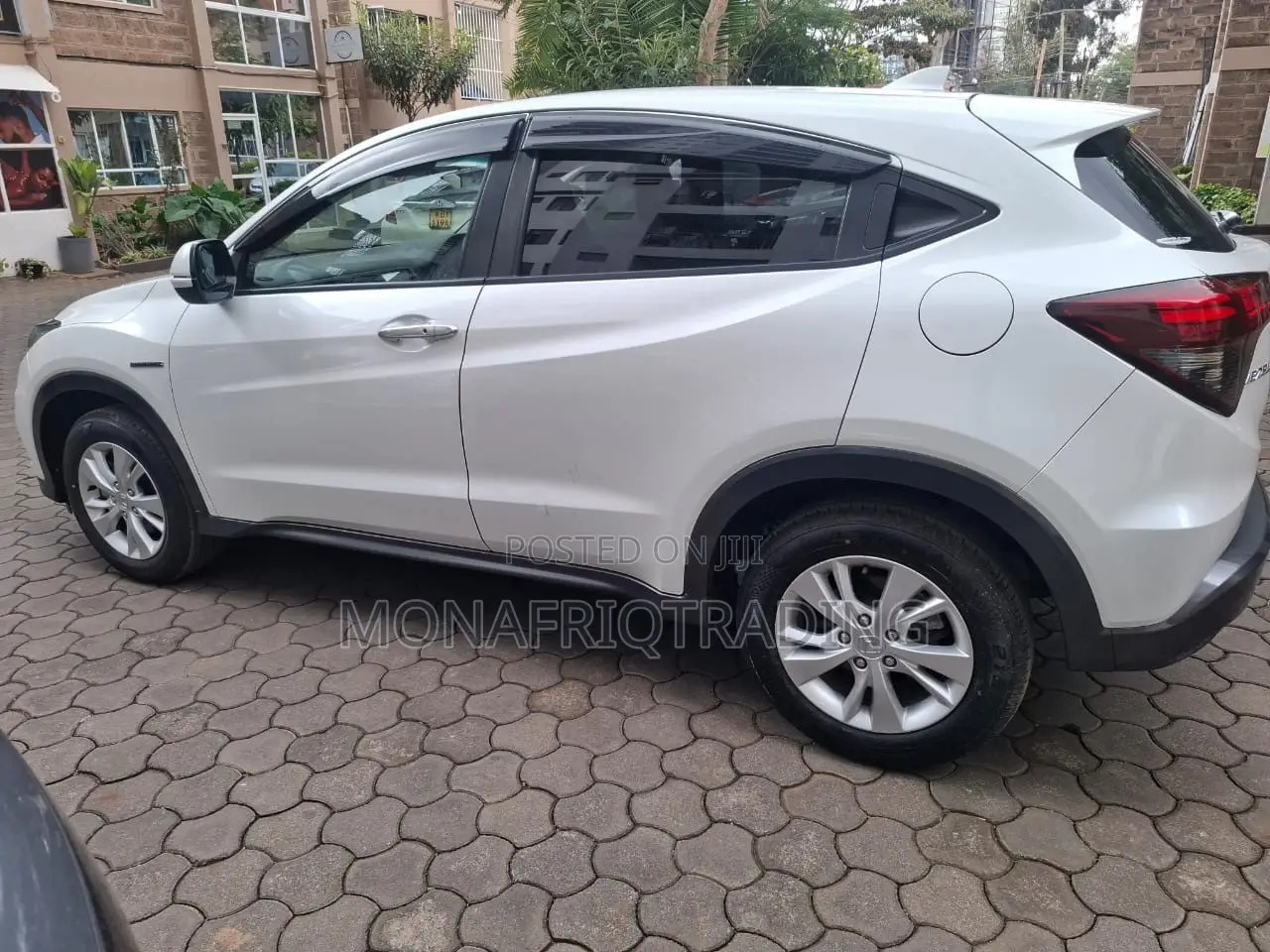 Honda Vezel 1.5 Hybrid 2WD 2019 White