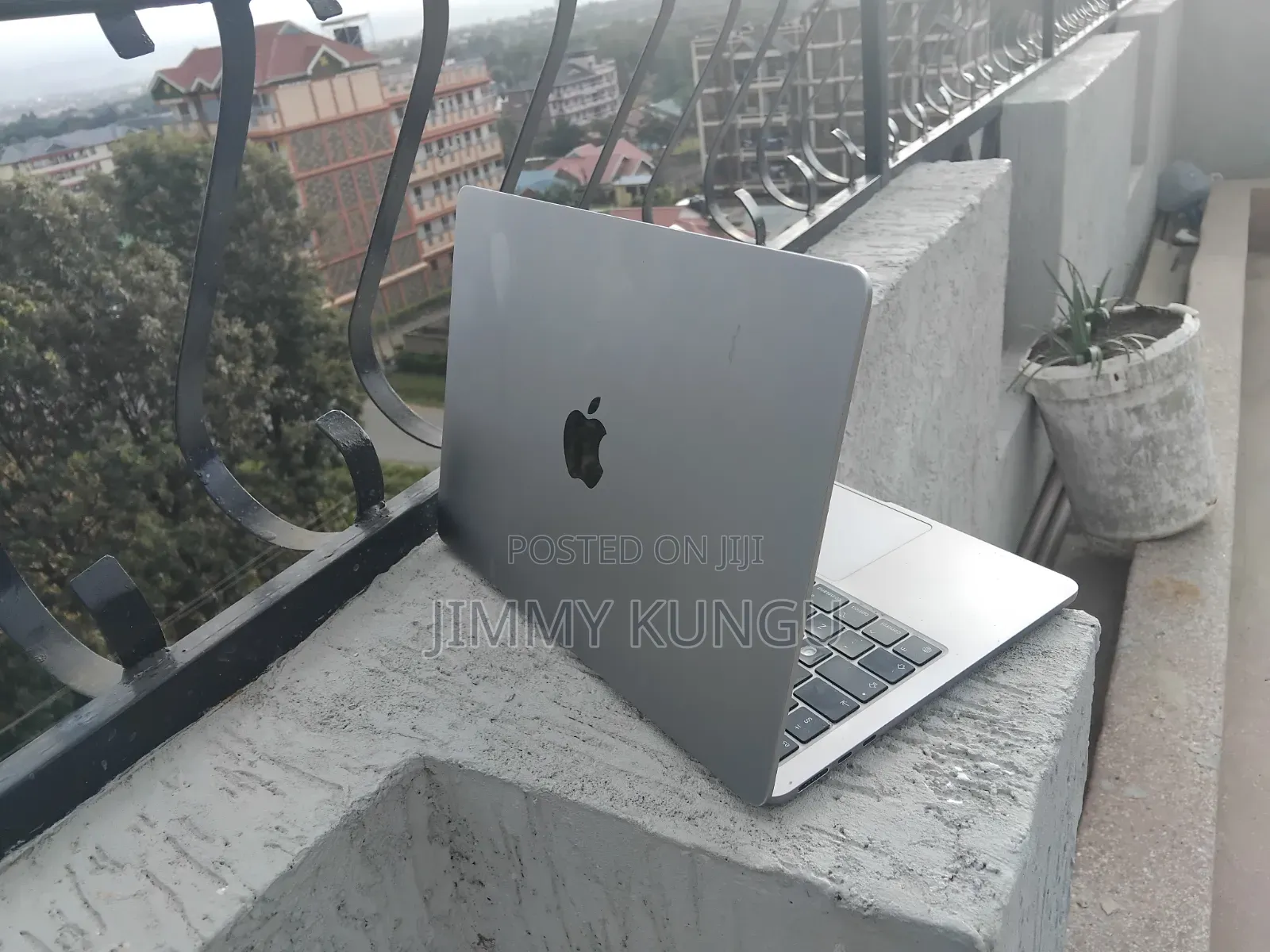 Laptop Apple MacBook Air 2022 M2 8GB Apple M2 SSD 256GB
