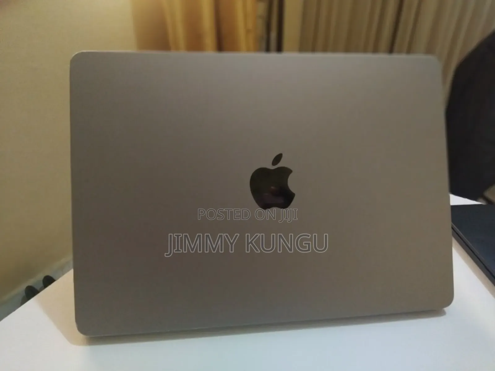 Laptop Apple MacBook Air 2022 M2 8GB Apple M2 SSD 256GB