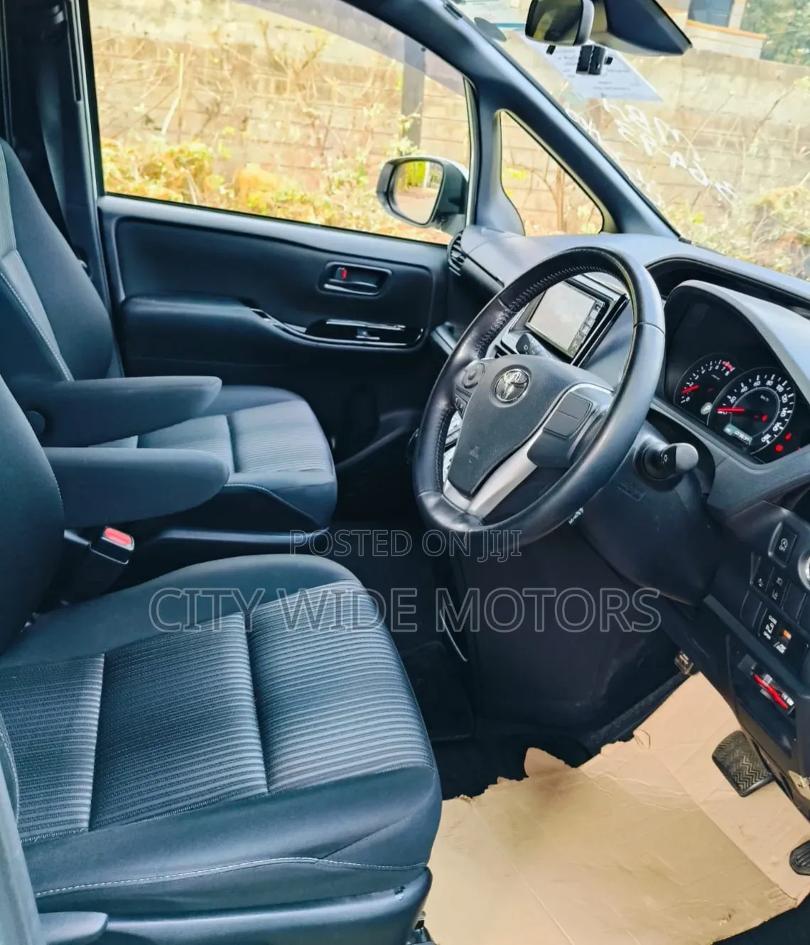 Toyota Noah 2.0 AWD (8 Seater) 2020 Pearl