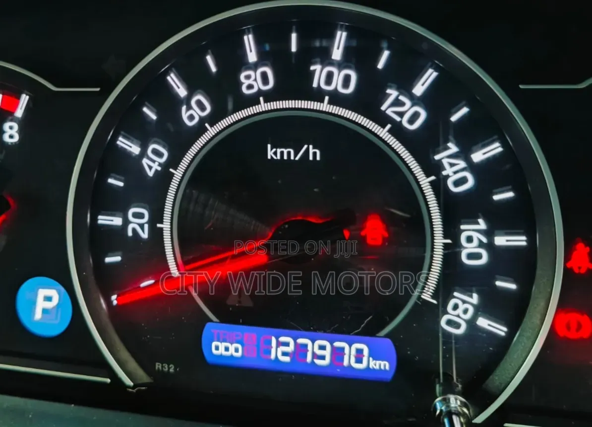 Toyota Noah 2.0 AWD (8 Seater) 2020 Pearl