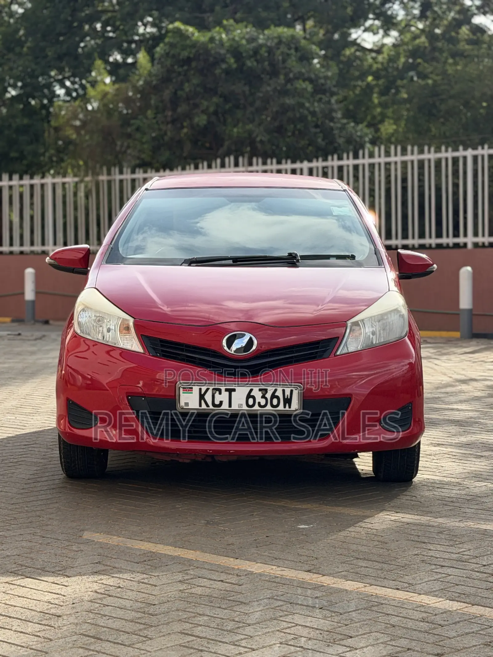 Toyota Vitz 2012 Gold