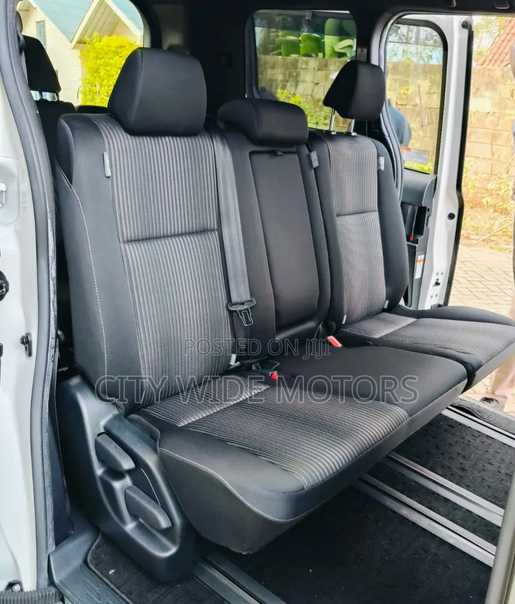 Toyota Noah 2.0 AWD (8 Seater) 2020 Pearl