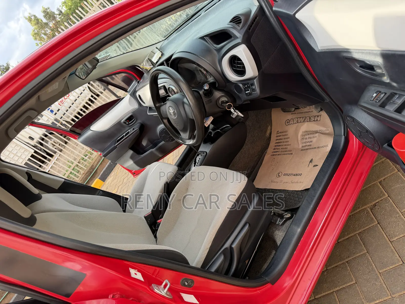 Toyota Vitz 2012 Gold