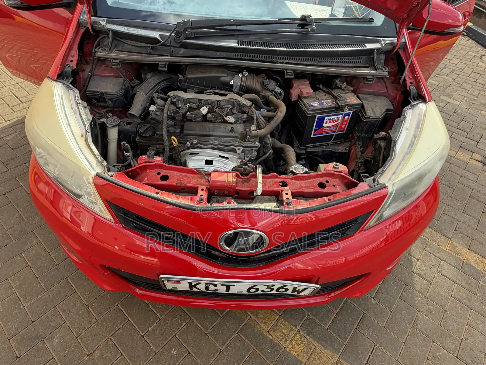 Toyota Vitz 2012 Gold