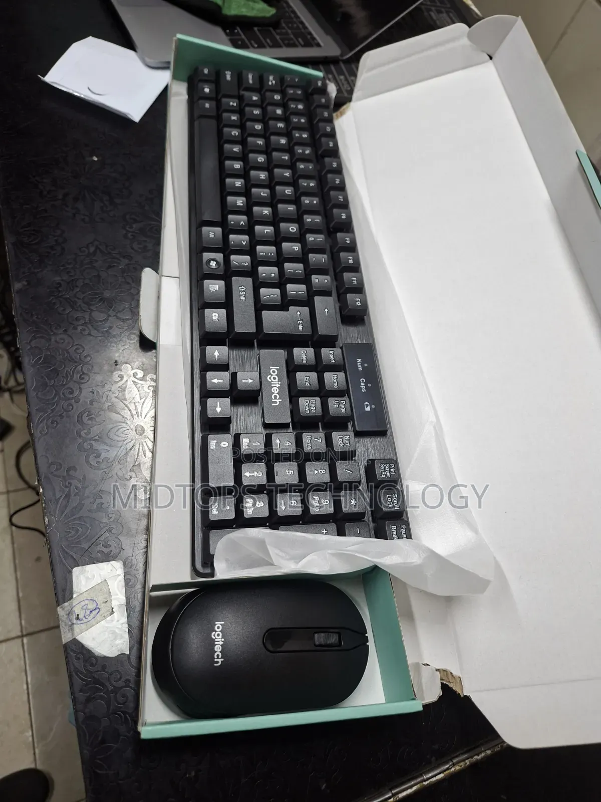 Logitec Wireless Keyboard and Mouse