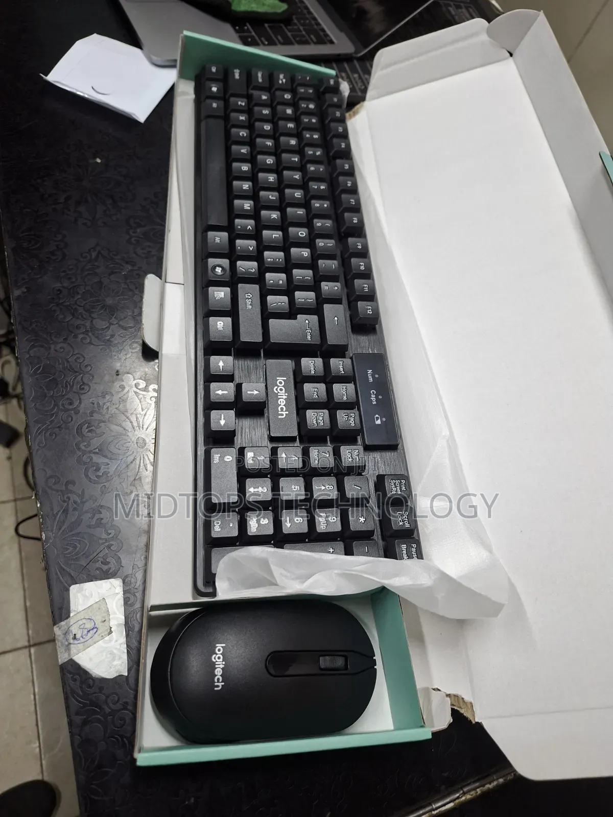 Logitec Wireless Keyboard and Mouse