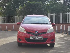 Toyota Vitz 2011 Red