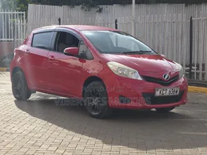 Toyota Vitz 2011 Red