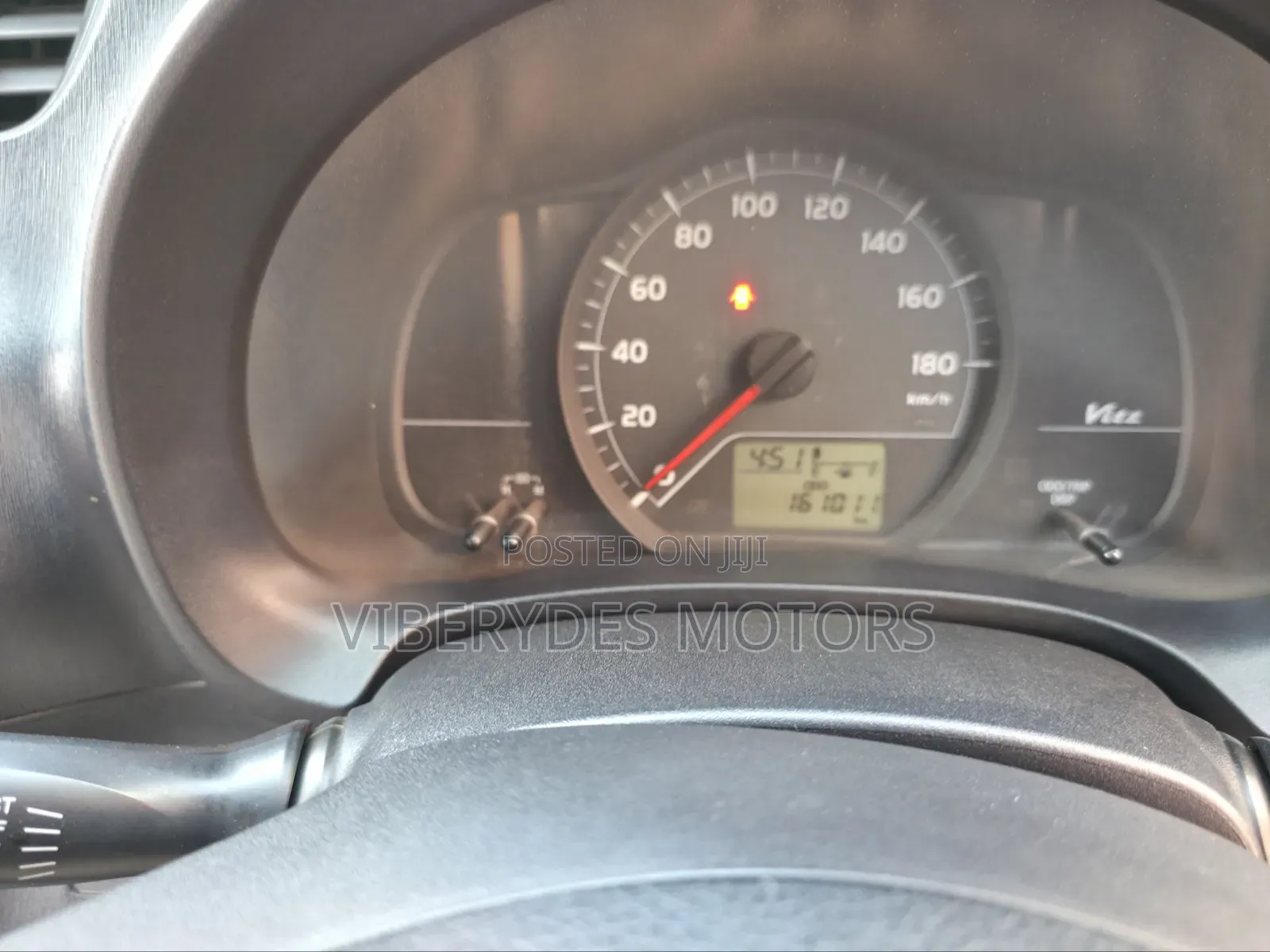 Toyota Vitz 2011 Red