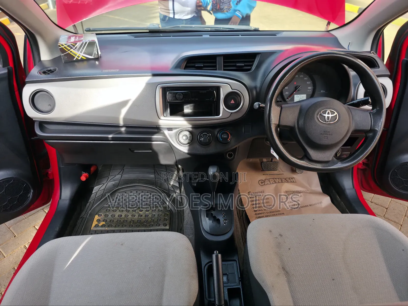 Toyota Vitz 2011 Red
