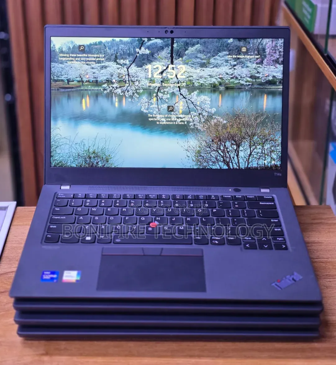 Laptop Lenovo ThinkPad T14s Gen 2 32GB Intel Core i7 SSD 256GB