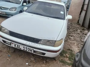 Toyota Corolla 1998 White