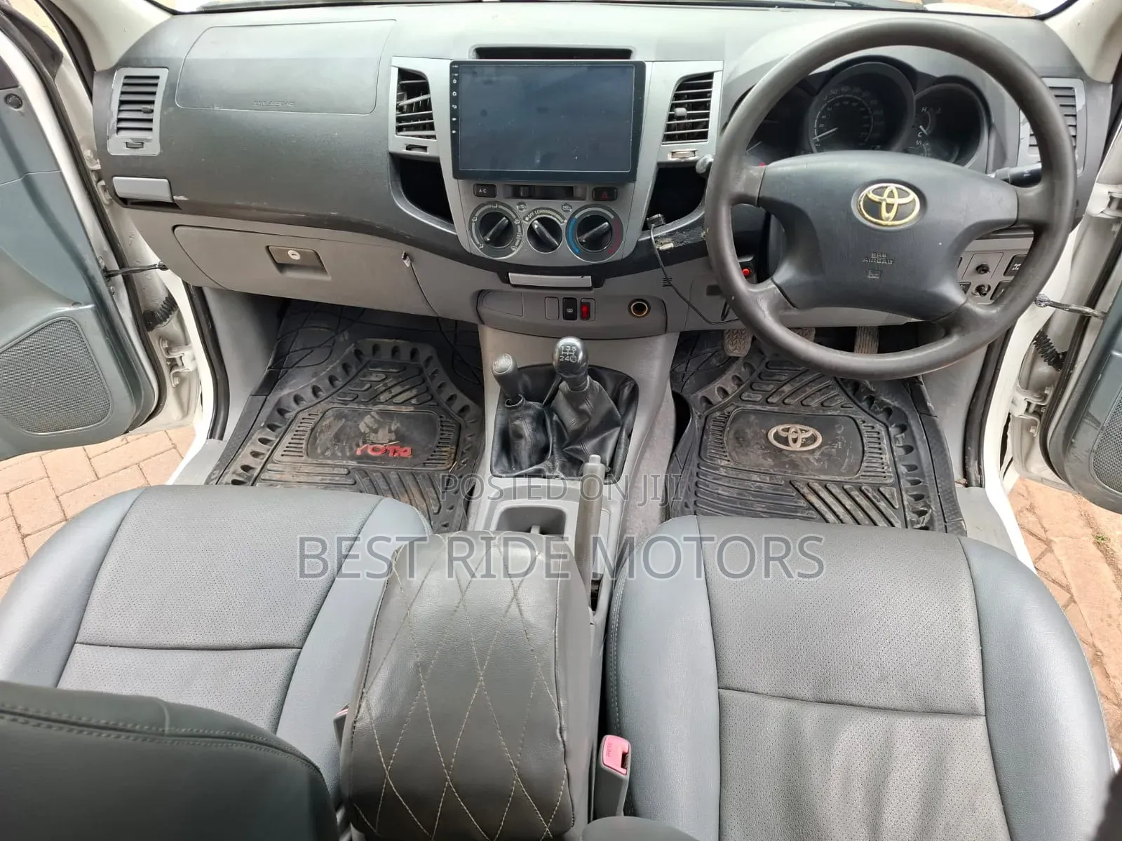 Toyota Hilux 2009 White
