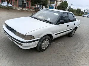 Toyota Corolla 1998 White